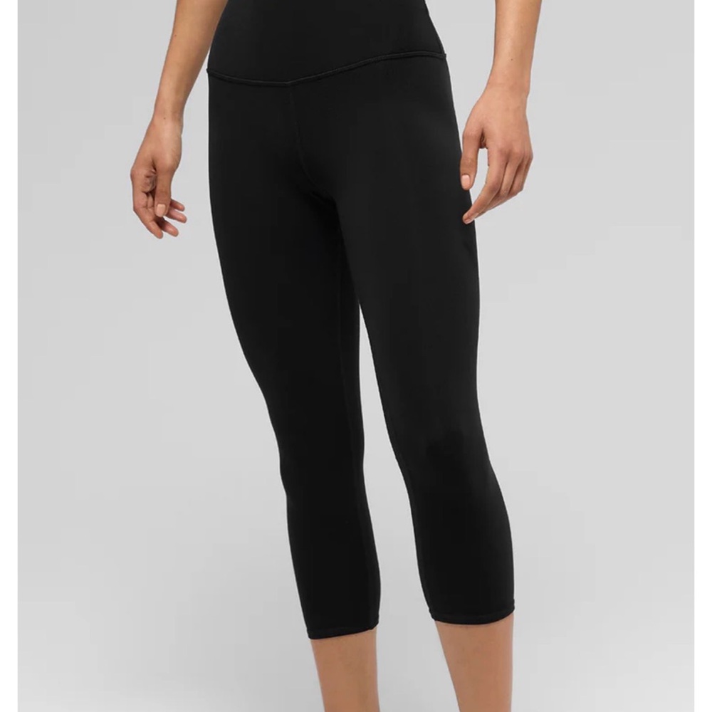 ALO airbrush Capri Leggings